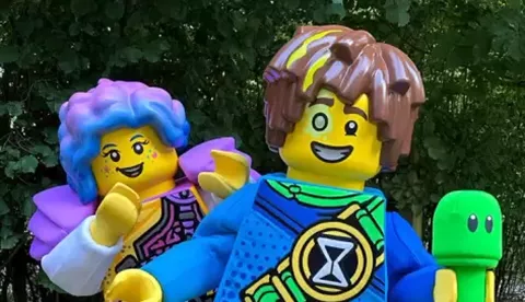 Mateo and Izzy from LEGO DreamZzz
