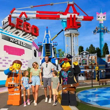 THE LEGO MOVIE WORLD Square