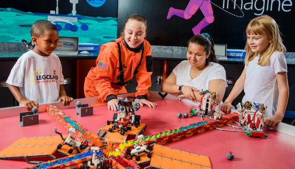 LEGO CITY Space - Hands On Play