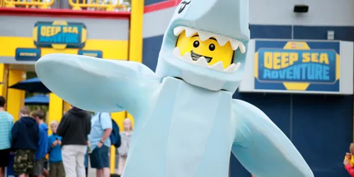 Pt3 Dsa Exterior Sharky (1)
