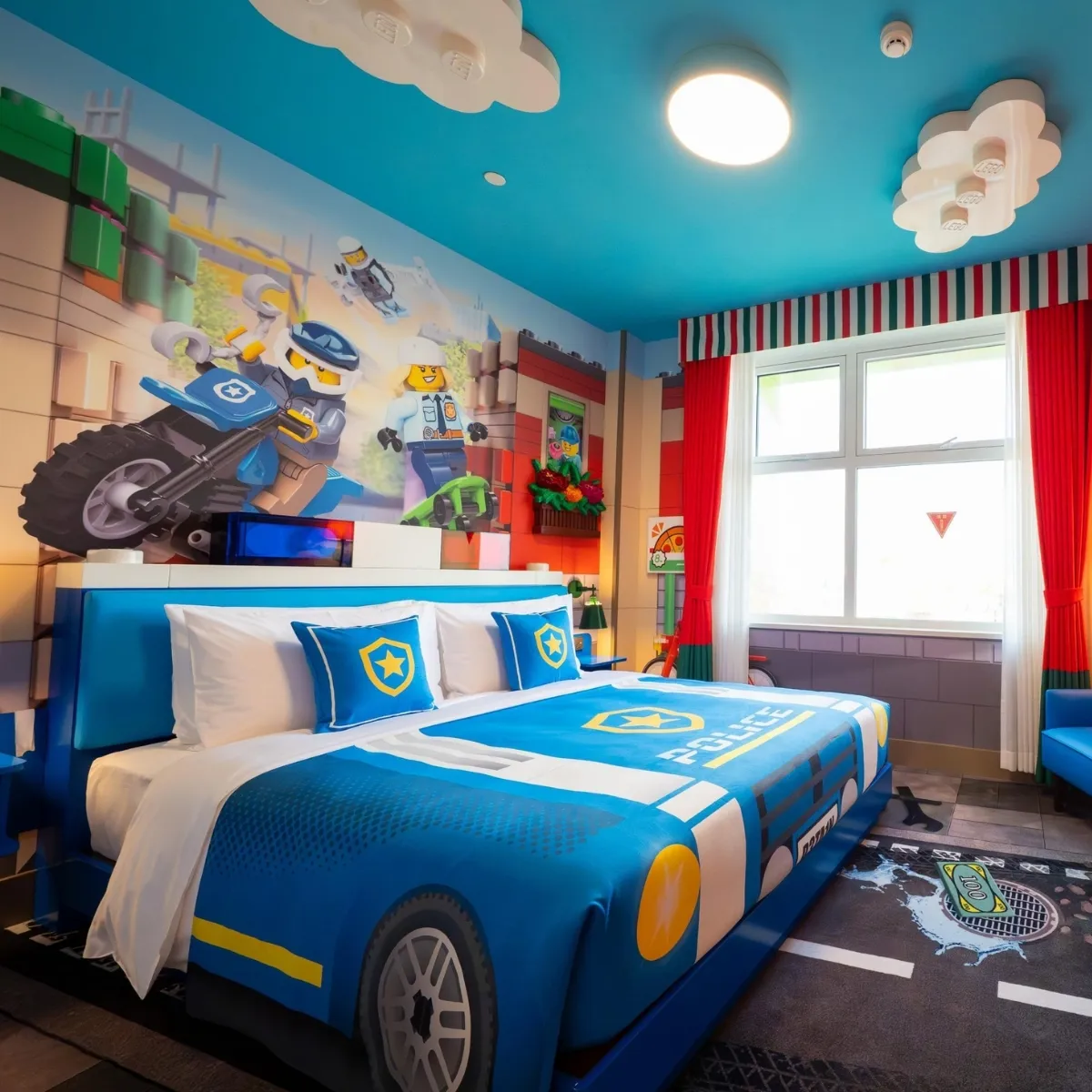 City Adult Room Square