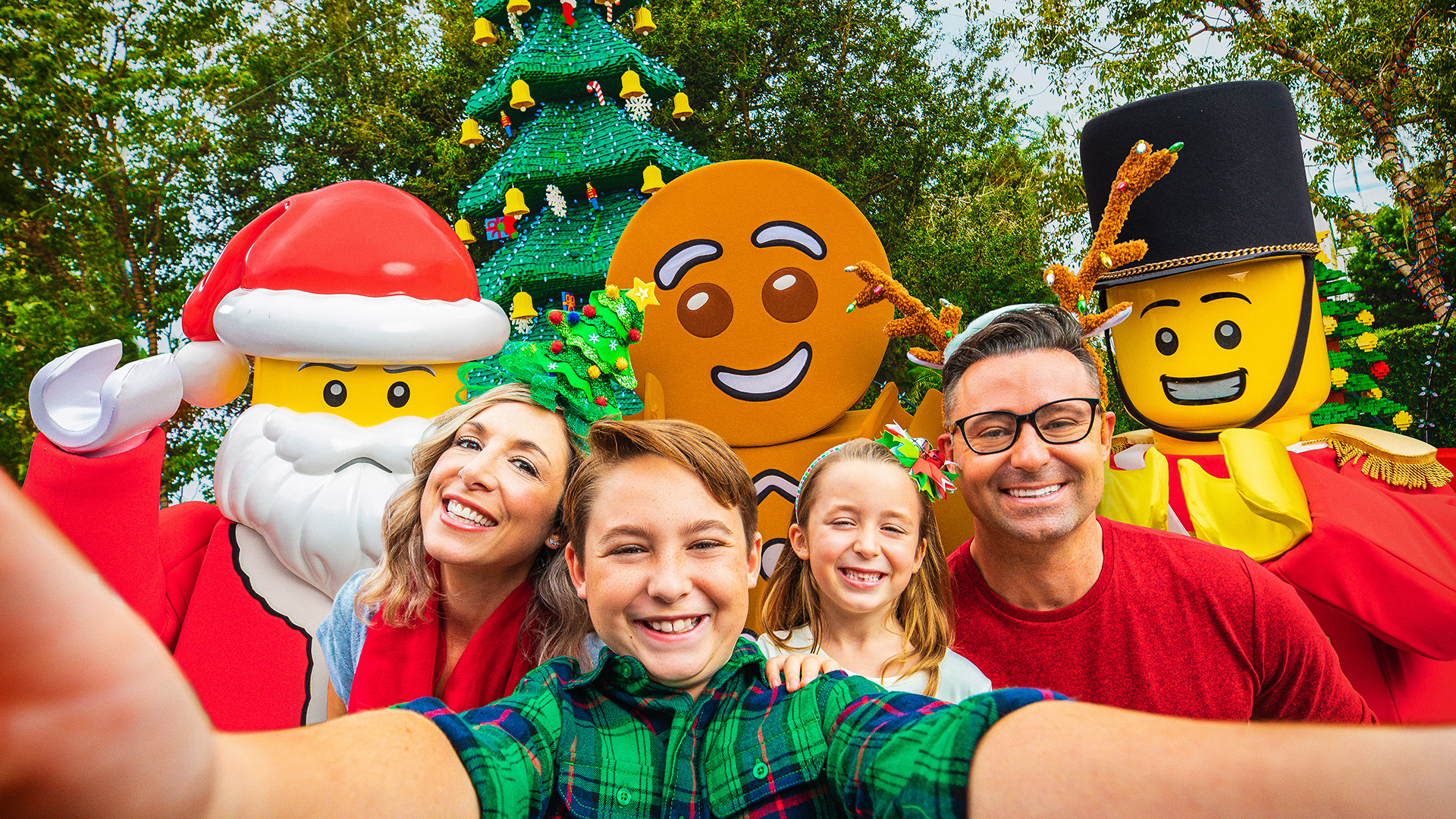 Selfie with LEGO Characters during the Holidays at LEGOLAND