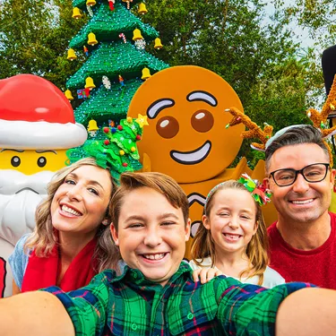 Selfie with LEGO Characters during the Holidays at LEGOLAND