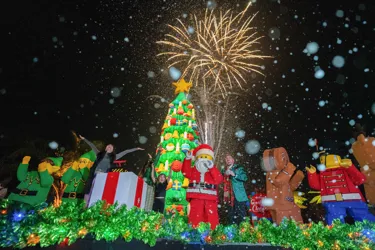 LEGO® Christmas Tree at Merlin Entertainments’ LEGOLAND® California Resort! 