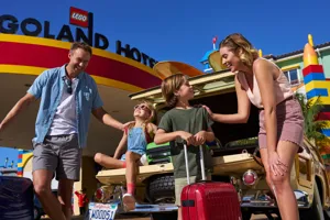 LEGOLAND Hotel Entrance With Family 7X5