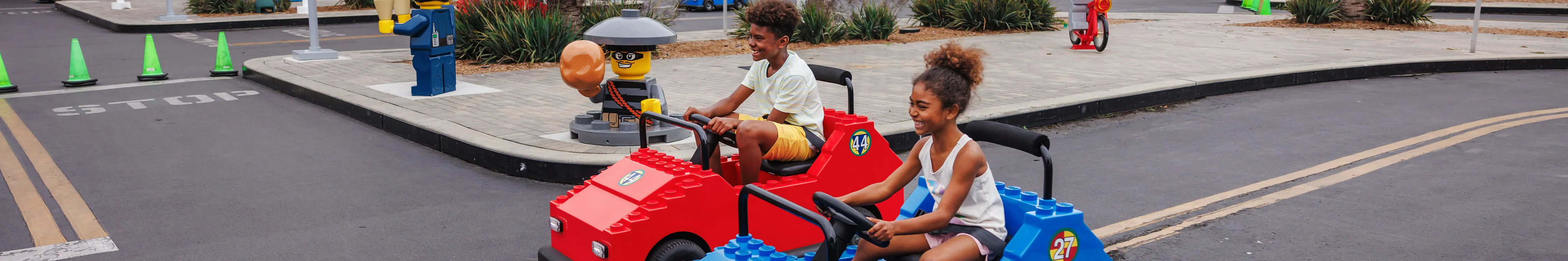 Have the adventure of a lifetime and experience the best LEGOLAND® California rides! 