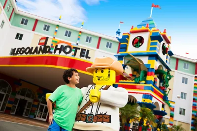 Ht2 Hotel Exterior Boy Character 1200X800