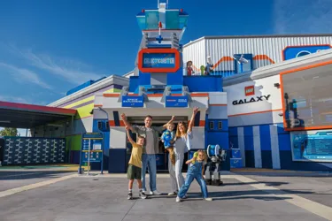 Galacticoaster Entrance Outside