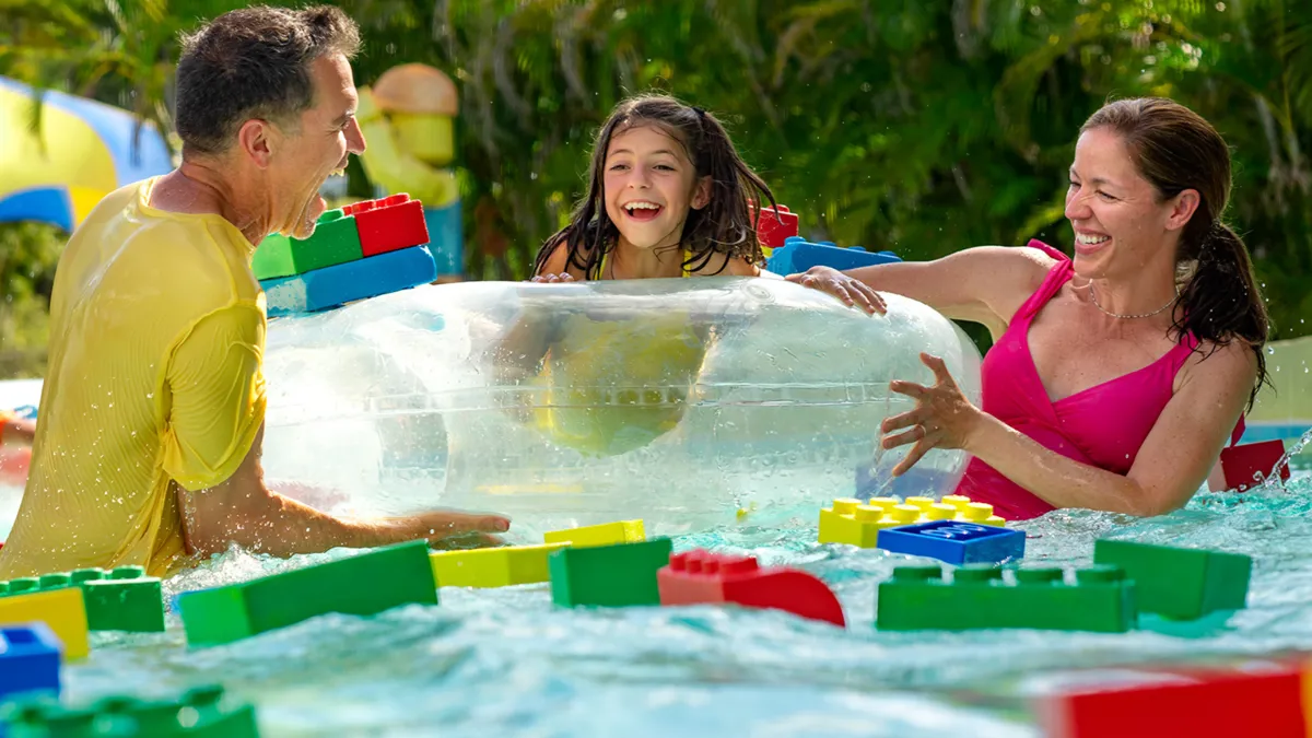 BUILD-A-RAFT RIVER | LEGOLAND California Resorts | Rides and Attractions