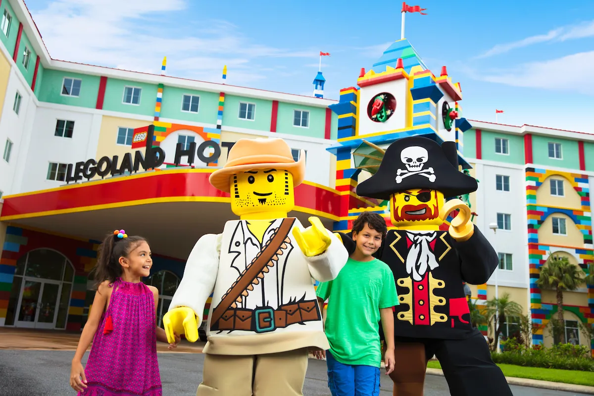 Ht1 Hotel Exterior Characters Kids 1200X800