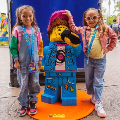 Lyric Santos LEGO Model 800X800