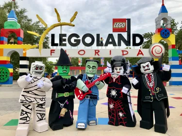 LEGOLANDFLORIDA BRICKORTREAT Characters At Arch 1