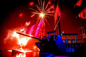 Fireworks On Lake LEGOLAND Fl7x5