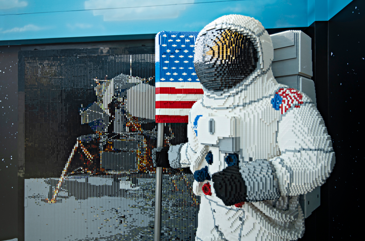 LEGO Astronaut Build 