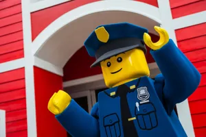 Police Meet and Green Minifigure