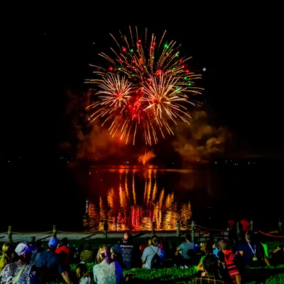 Fireworks V2redwhiteboom
