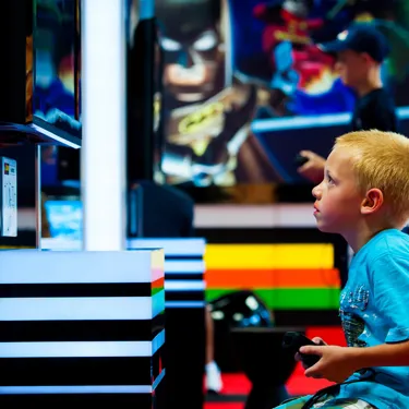 WB Games™ Zone 1800X900