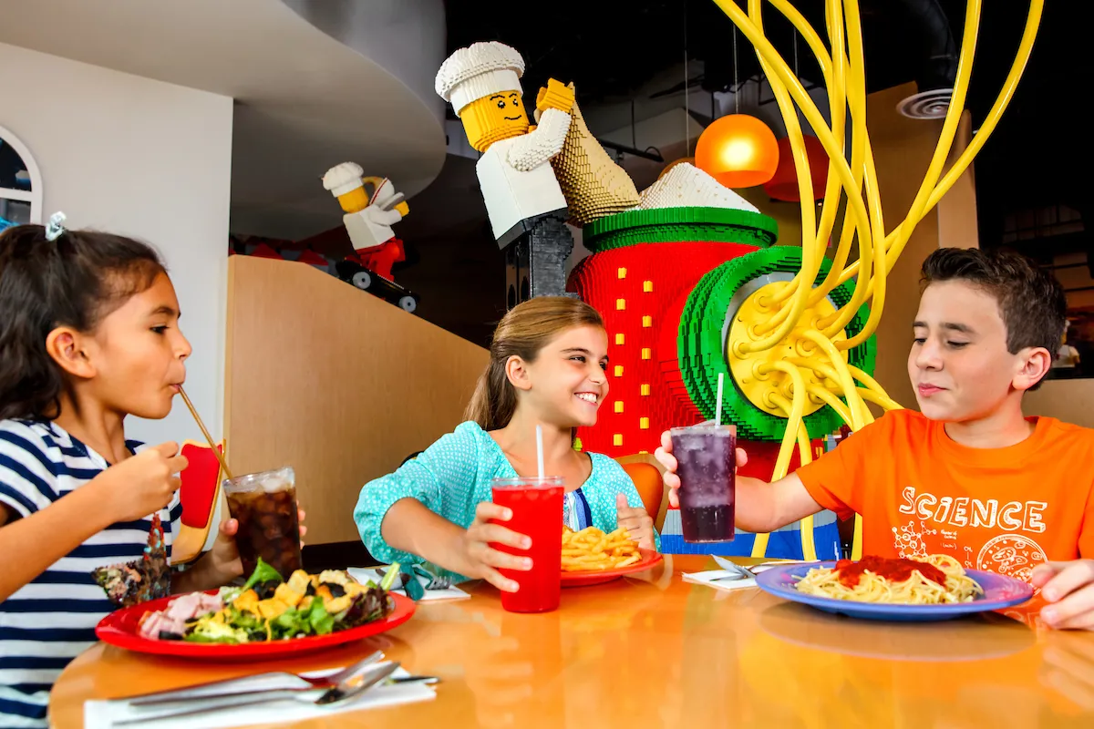 chef kærlighed lille Dining Options at LEGOLAND New York Resort