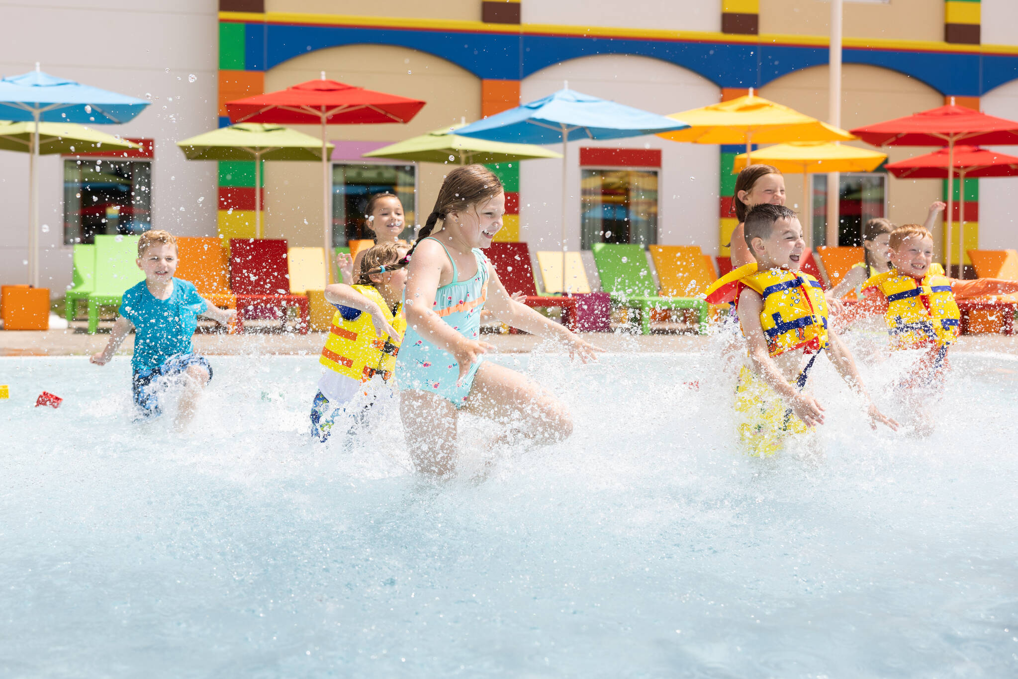 Kids Splash Into the LEGOLAND Hotel Pool