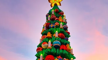 Holidays Tree at LEGOLAND New York