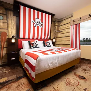 Adult Bed in Pirate Premium Themed Room